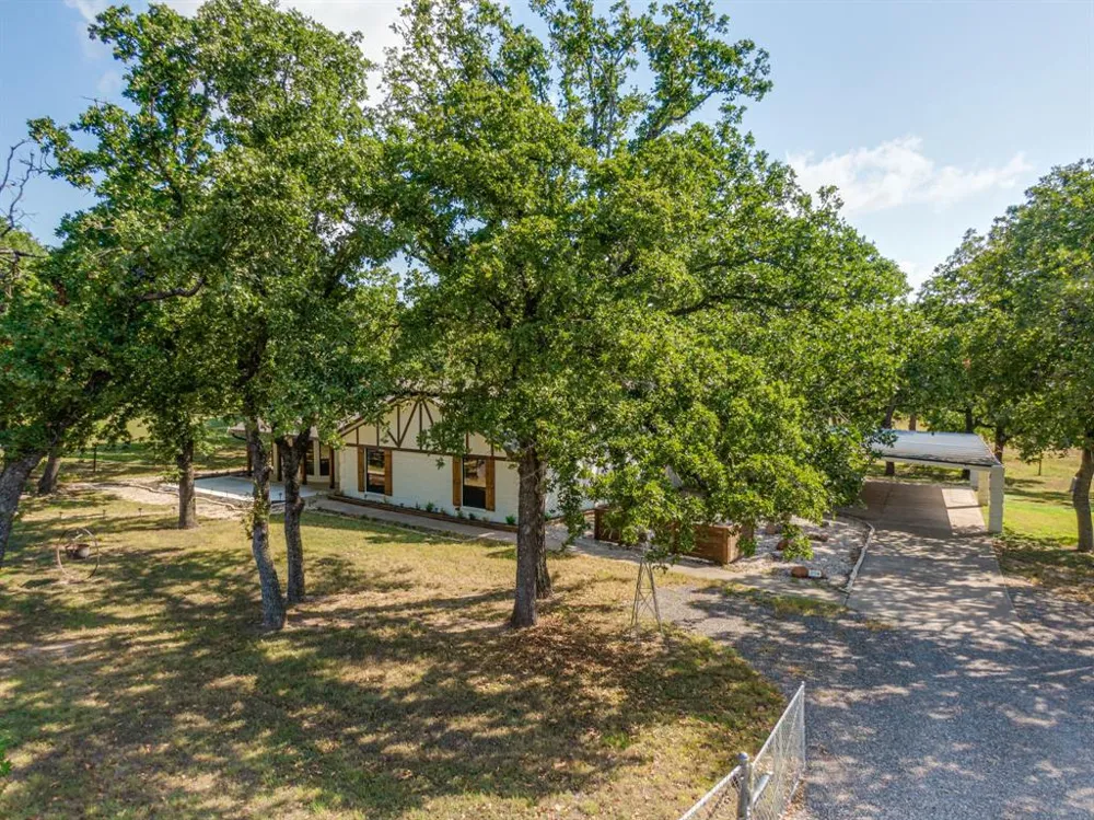 3754 Ft Graham Road West, TX 76691