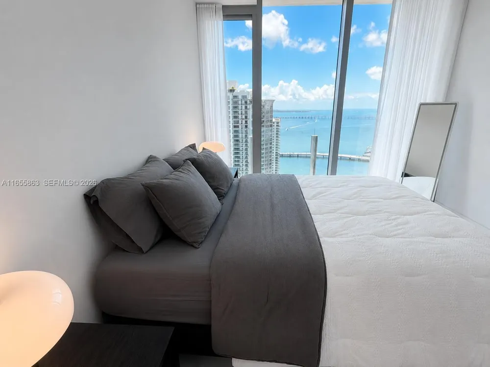 300 Biscayne Blvd Way #3201 Miami, FL 33131