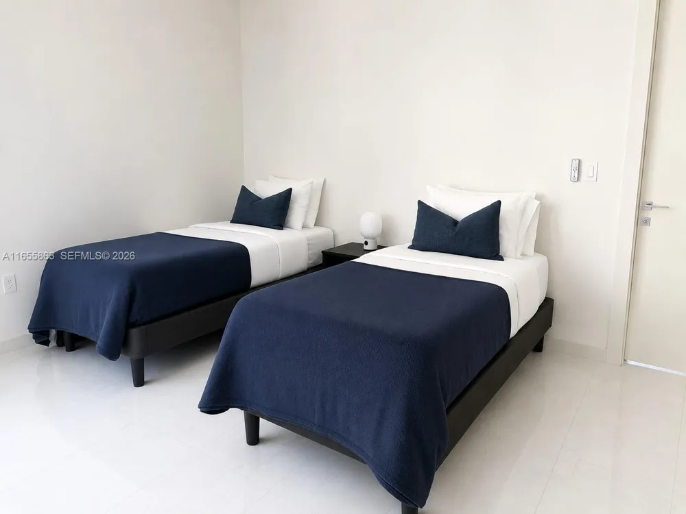 300 Biscayne Blvd Way #3201 Miami, FL 33131