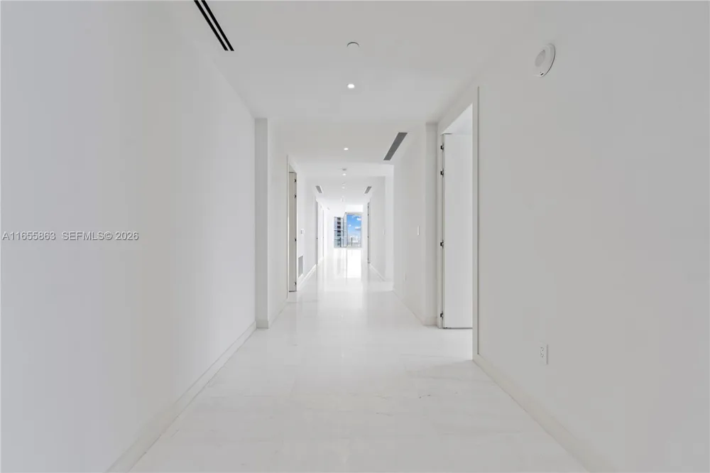 300 Biscayne Blvd Way #3201 Miami, FL 33131