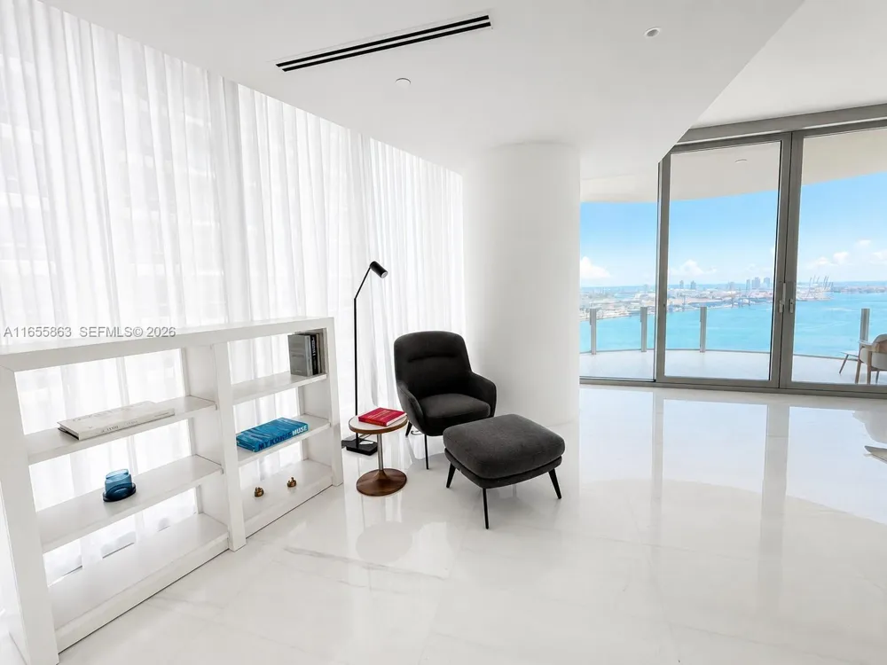 300 Biscayne Blvd Way #3201 Miami, FL 33131