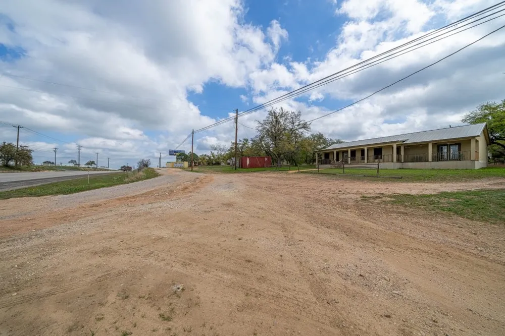 12102 Us Highway 281 Round Mountain, TX 78663