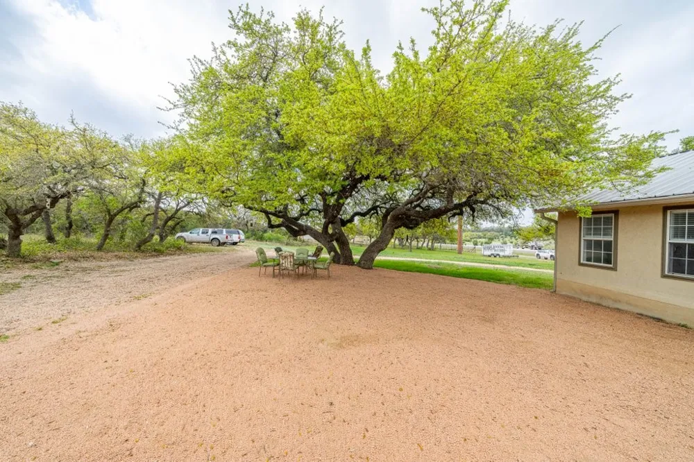 12102 Us Highway 281 Round Mountain, TX 78663