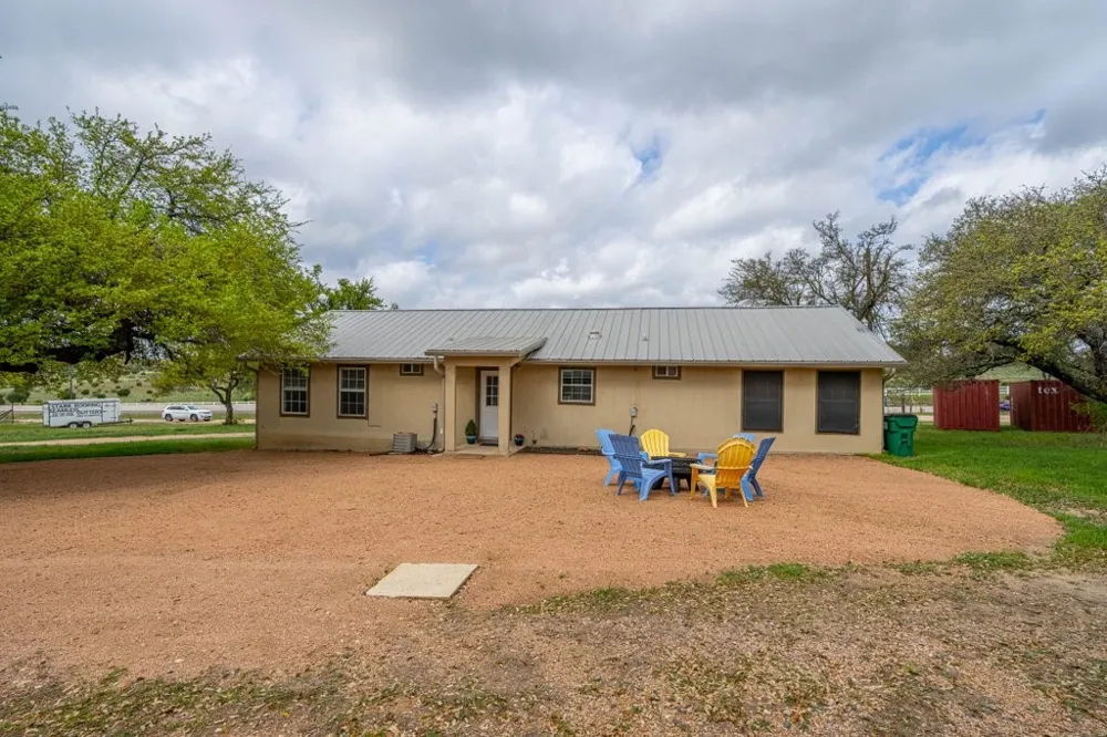 12102 Us Highway 281 Round Mountain, TX 78663