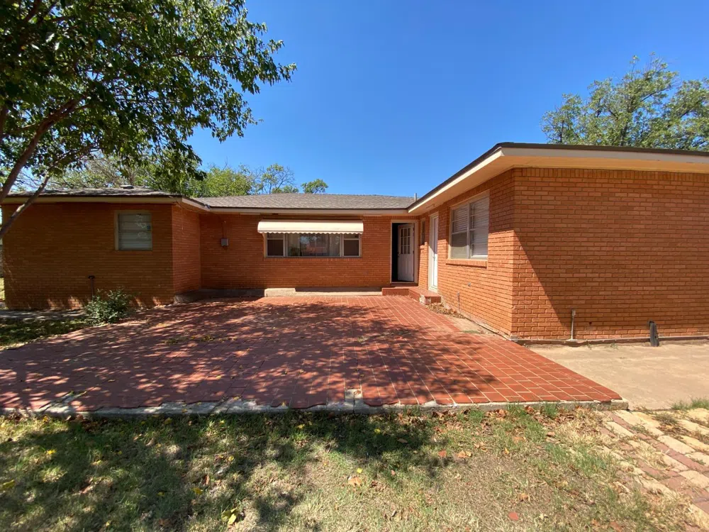 1420 Ave J Ralls, TX 79357