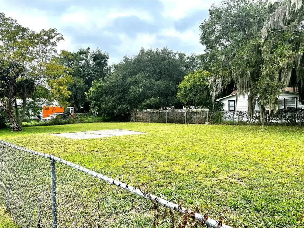 W RUBY STREET Tavares, FL 32778