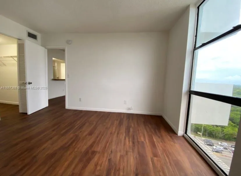 13499 Biscayne Blvd #1507 North Miami, FL 33181