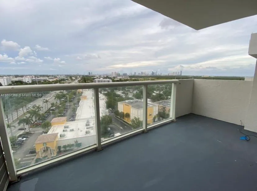 13499 Biscayne Blvd #1507 North Miami, FL 33181