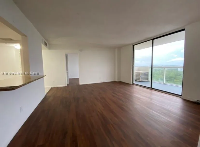 13499 Biscayne Blvd #1507 North Miami, FL 33181