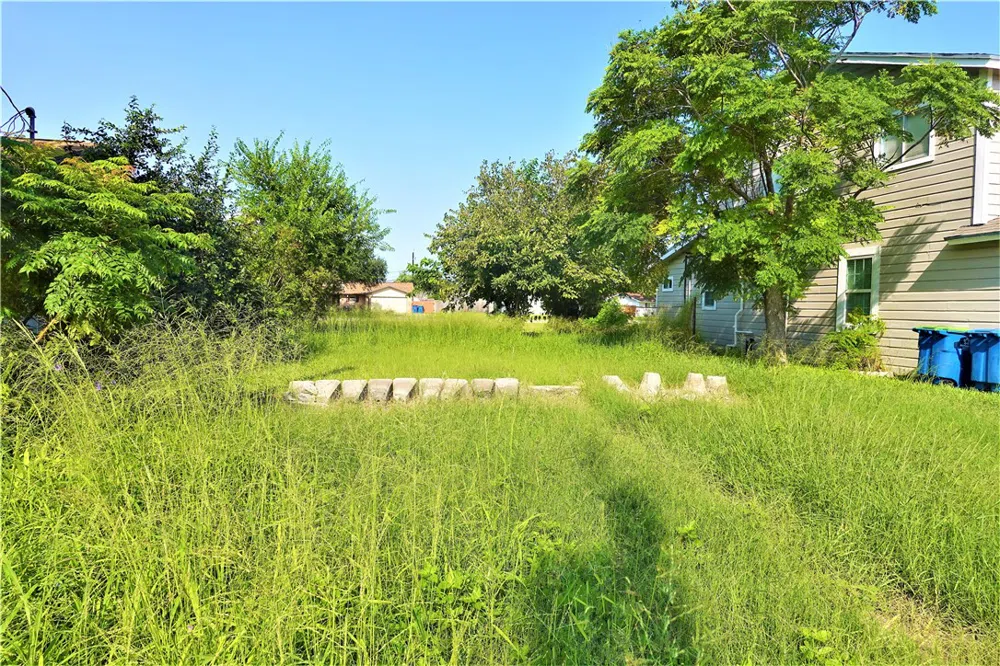 1145 Ochoa Street Portland, TX 78374