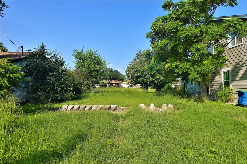 1145 Ochoa Street Portland, TX 78374