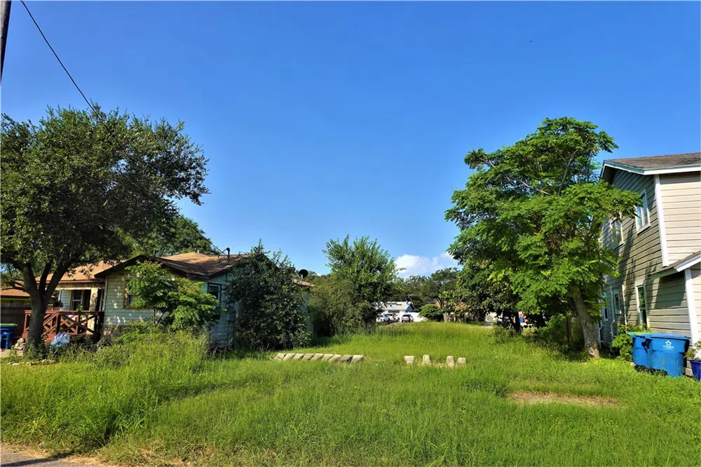 1145 Ochoa Street Portland, TX 78374