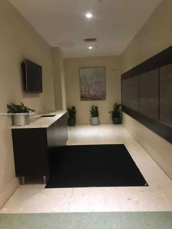 3801 S Ocean Dr #12M Hollywood, FL 33019