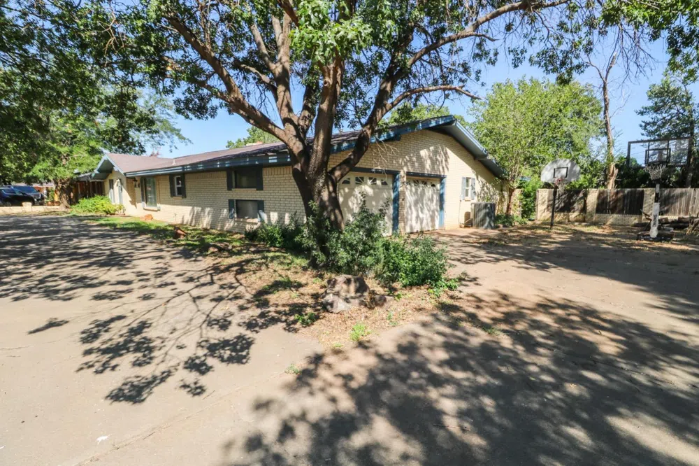 723 E 11th Street Littlefield, TX 79339