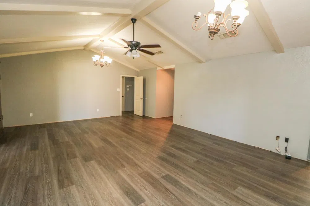723 E 11th Street Littlefield, TX 79339