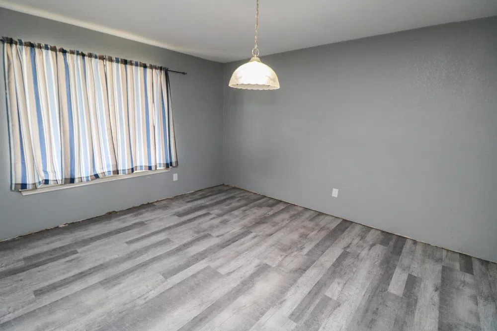 723 E 11th Street Littlefield, TX 79339