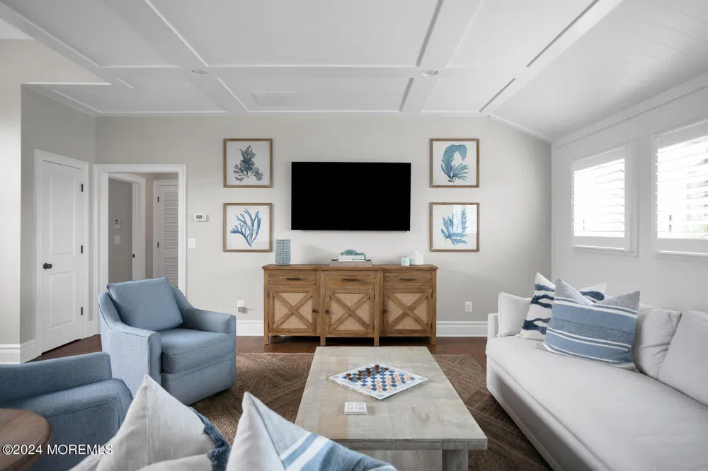 208 Neptune Place Sea Girt, NJ 08750
