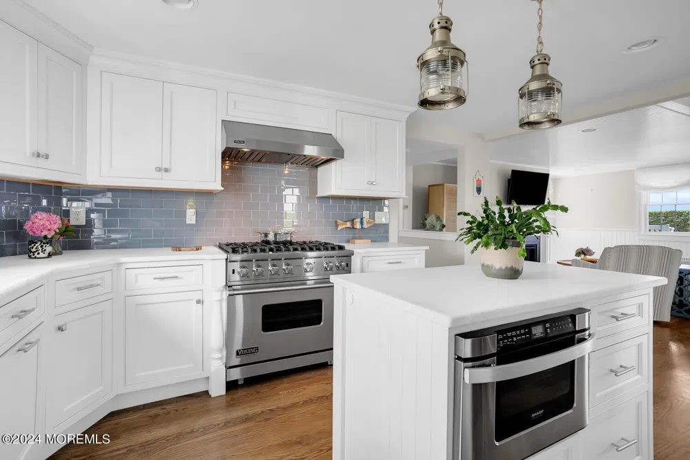 208 Neptune Place Sea Girt, NJ 08750