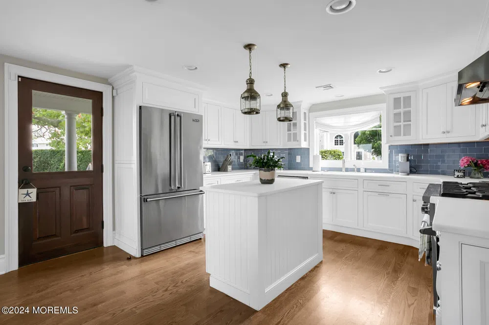 208 Neptune Place Sea Girt, NJ 08750