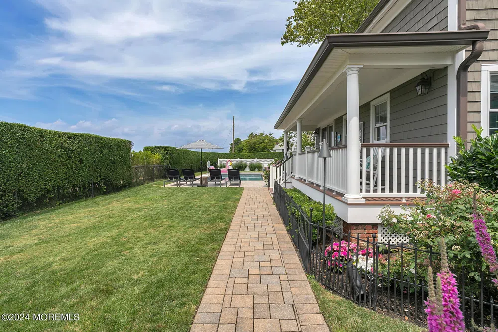 208 Neptune Place Sea Girt, NJ 08750
