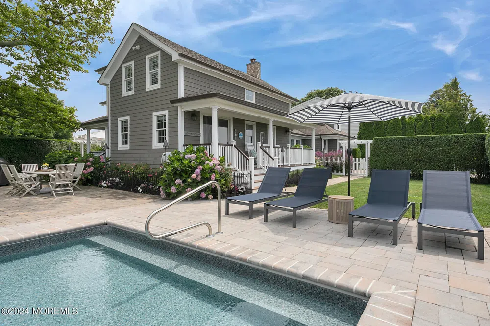 208 Neptune Place Sea Girt, NJ 08750