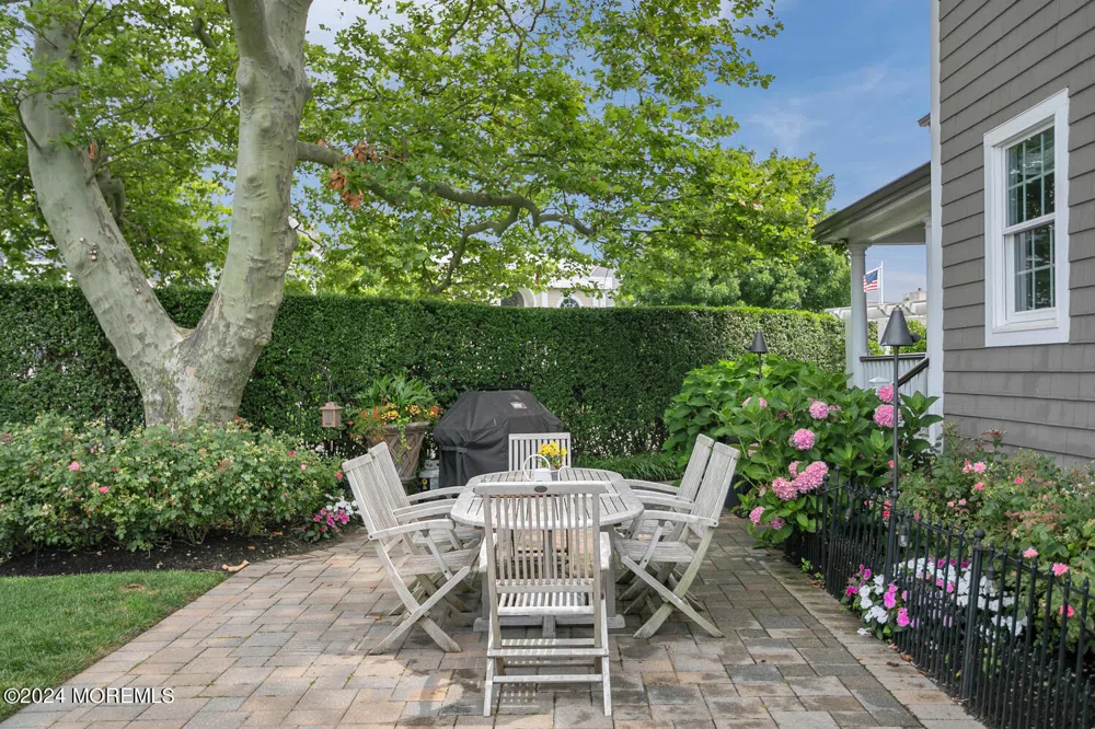 208 Neptune Place Sea Girt, NJ 08750