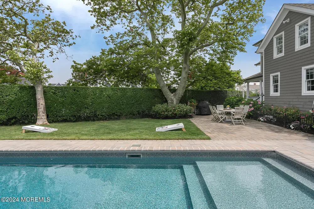 208 Neptune Place Sea Girt, NJ 08750