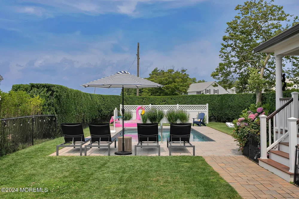 208 Neptune Place Sea Girt, NJ 08750