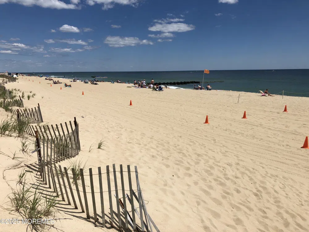 208 Neptune Place Sea Girt, NJ 08750