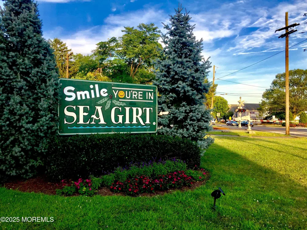 208 Neptune Place Sea Girt, NJ 08750
