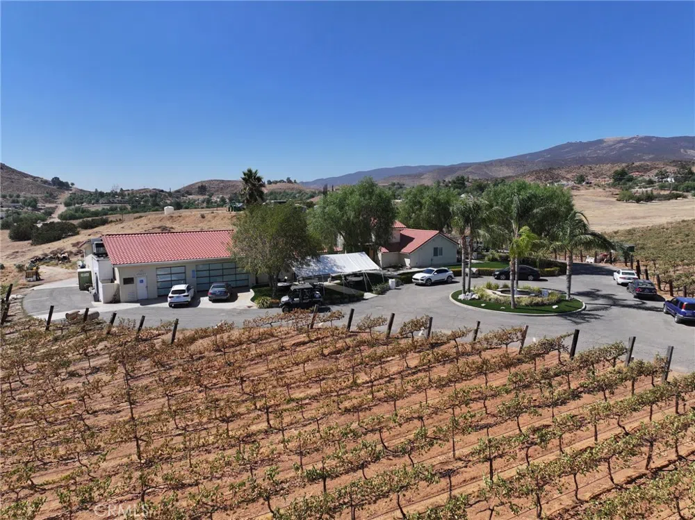 10262 Sierra Highway Agua Dulce, CA 91390