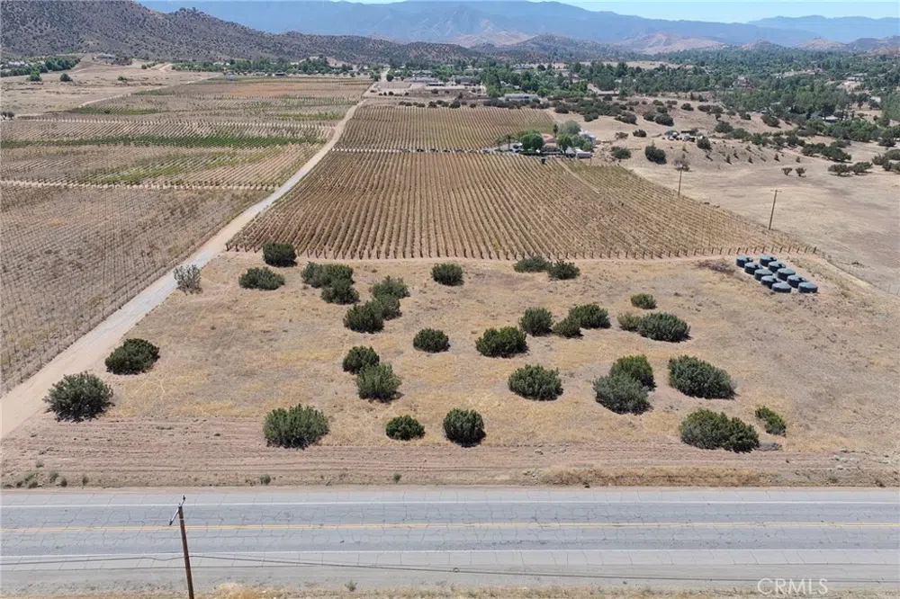 10262 Sierra Highway Agua Dulce, CA 91390