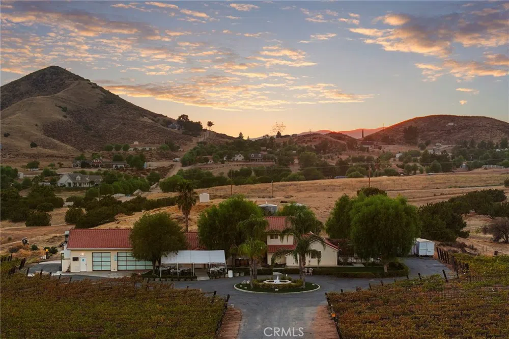 10262 Sierra Highway Agua Dulce, CA 91390