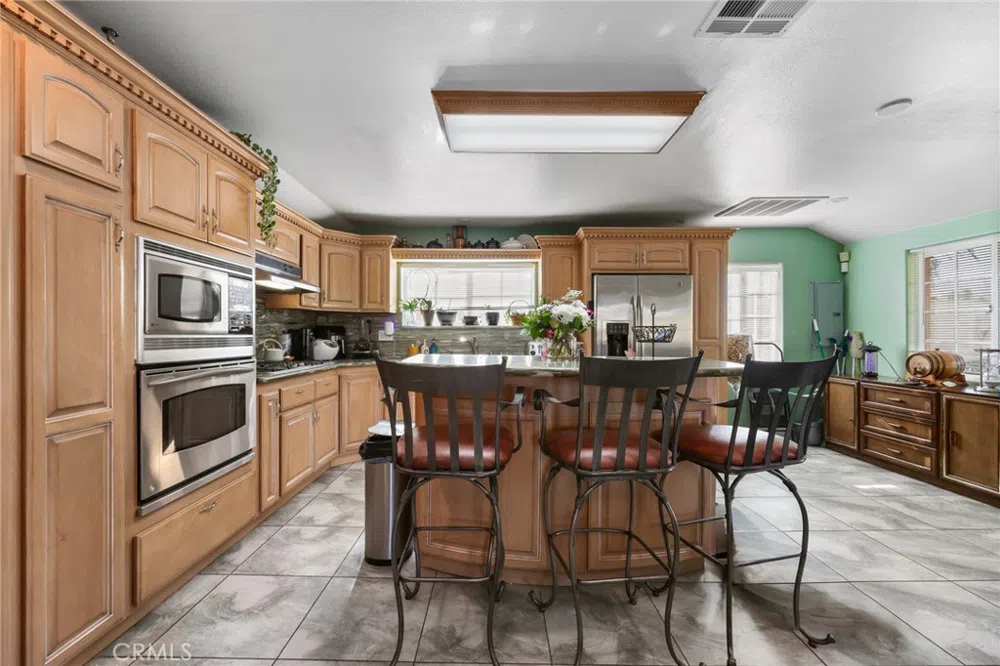 10262 Sierra Highway Agua Dulce, CA 91390