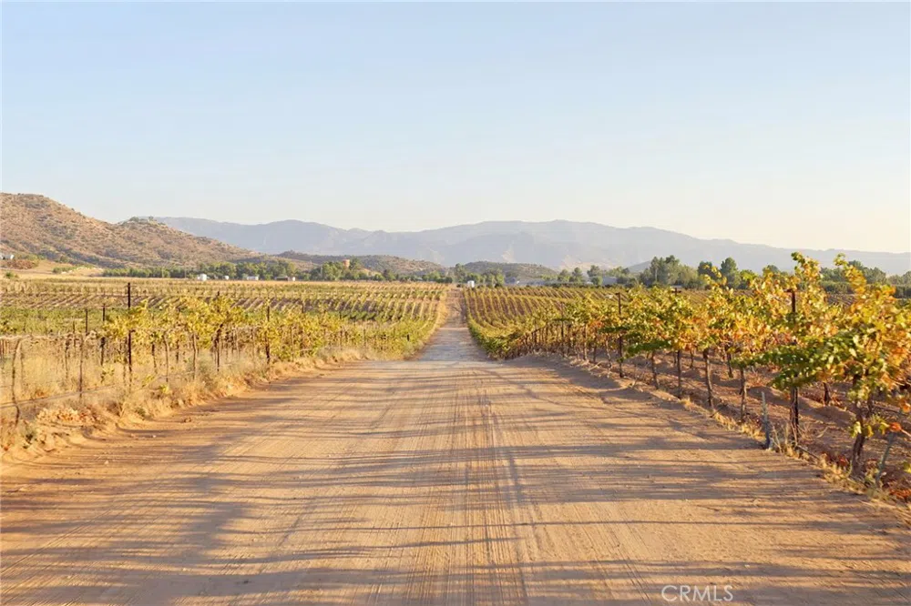 10262 Sierra Highway Agua Dulce, CA 91390