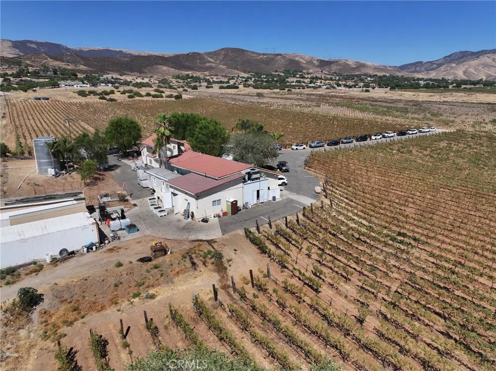 10262 Sierra Highway Agua Dulce, CA 91390