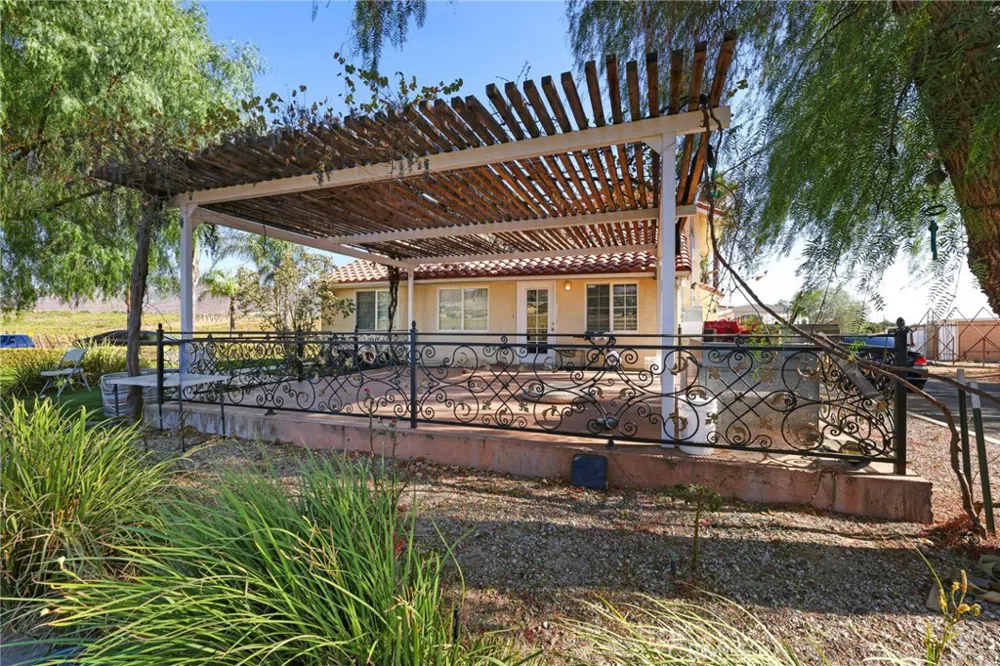10262 Sierra Highway Agua Dulce, CA 91390