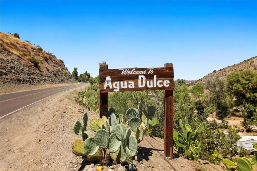 10262 Sierra Highway Agua Dulce, CA 91390