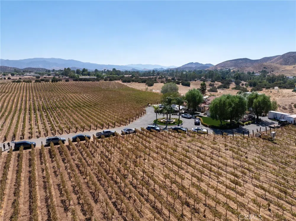 10262 Sierra Highway Agua Dulce, CA 91390