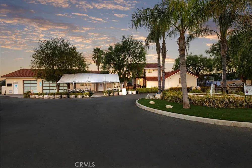 10262 Sierra Highway Agua Dulce, CA 91390
