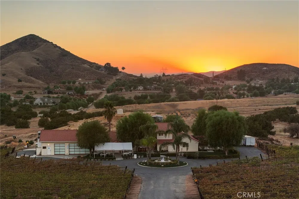 10262 Sierra Highway Agua Dulce, CA 91390