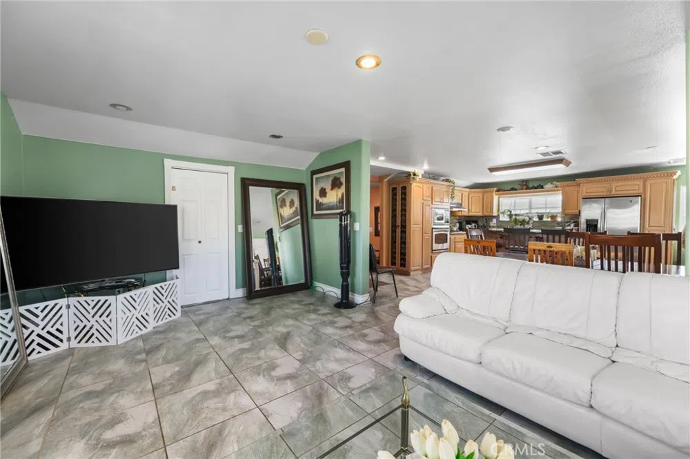 10262 Sierra Highway Agua Dulce, CA 91390