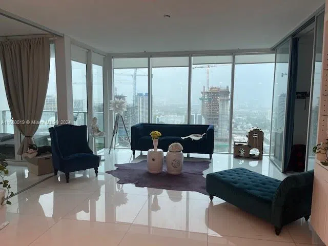 1040 Biscayne Blvd #2607 Miami, FL 33132
