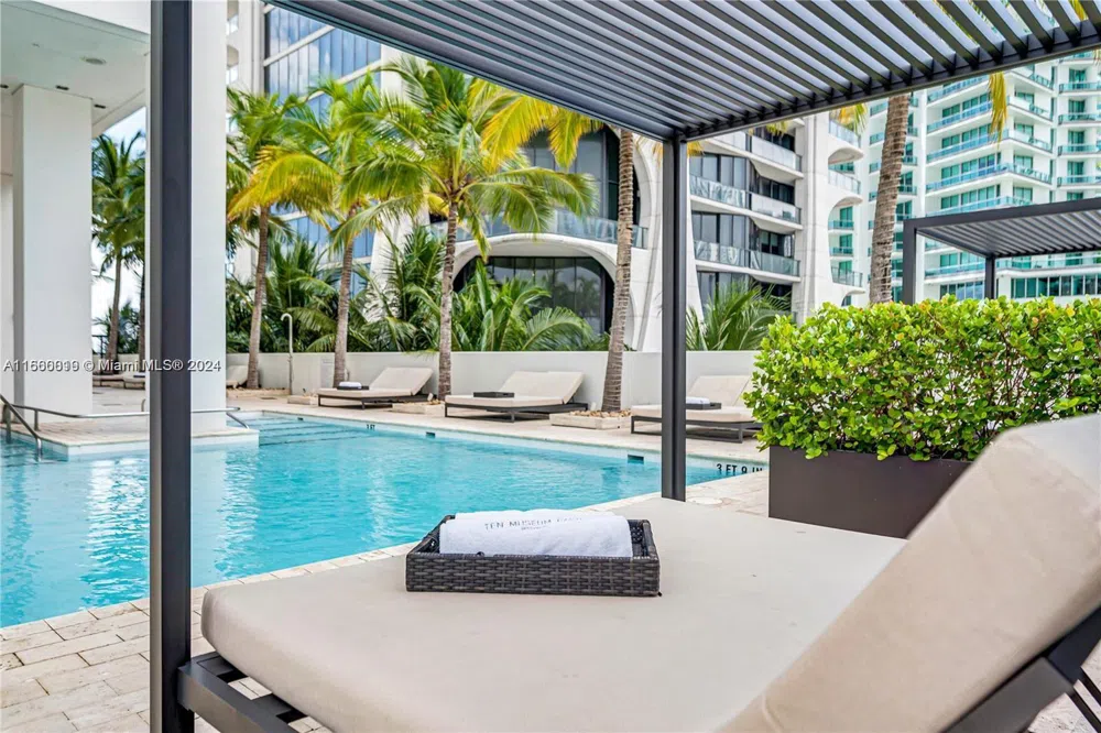 1040 Biscayne Blvd #2607 Miami, FL 33132