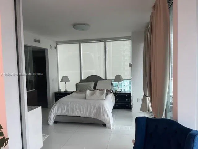 1040 Biscayne Blvd #2607 Miami, FL 33132