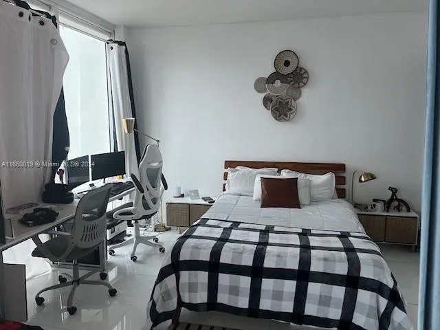 1040 Biscayne Blvd #2607 Miami, FL 33132