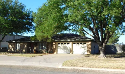 302 W Ave J