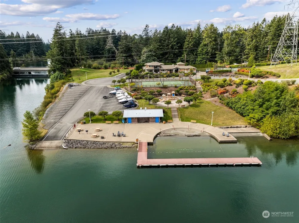 1828 176th Avenue E Lake Tapps, WA 98391