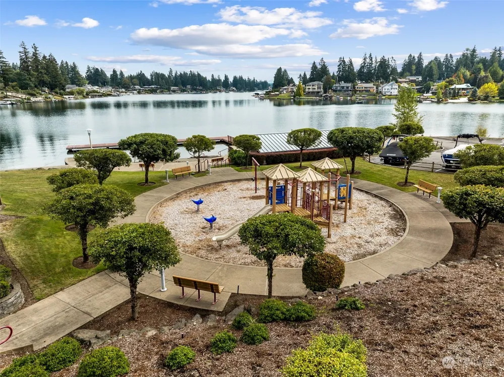 1828 176th Avenue E Lake Tapps, WA 98391