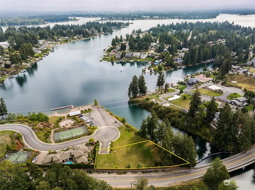 1828 176th Avenue E Lake Tapps, WA 98391
